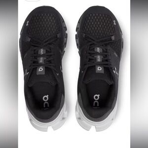 On Women's Cloudflyer 4 Black and White size W9